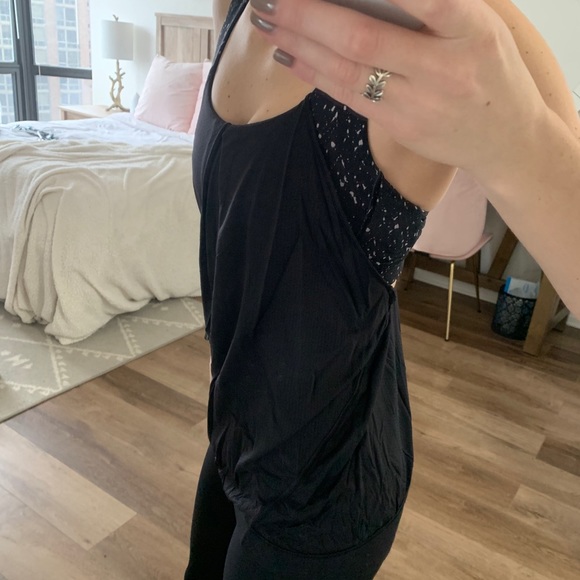 Lululemon workout tank top - Picture 3 of 4